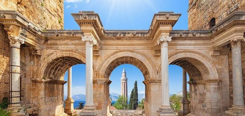 Antalya’nın En Güzel Mimari Yapıları: Keşfedin