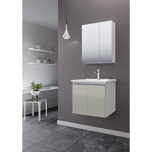 Antalya Banyo Dolaplarında Alan Tasarrufu Sağlayan Fonksiyonel Çözümler