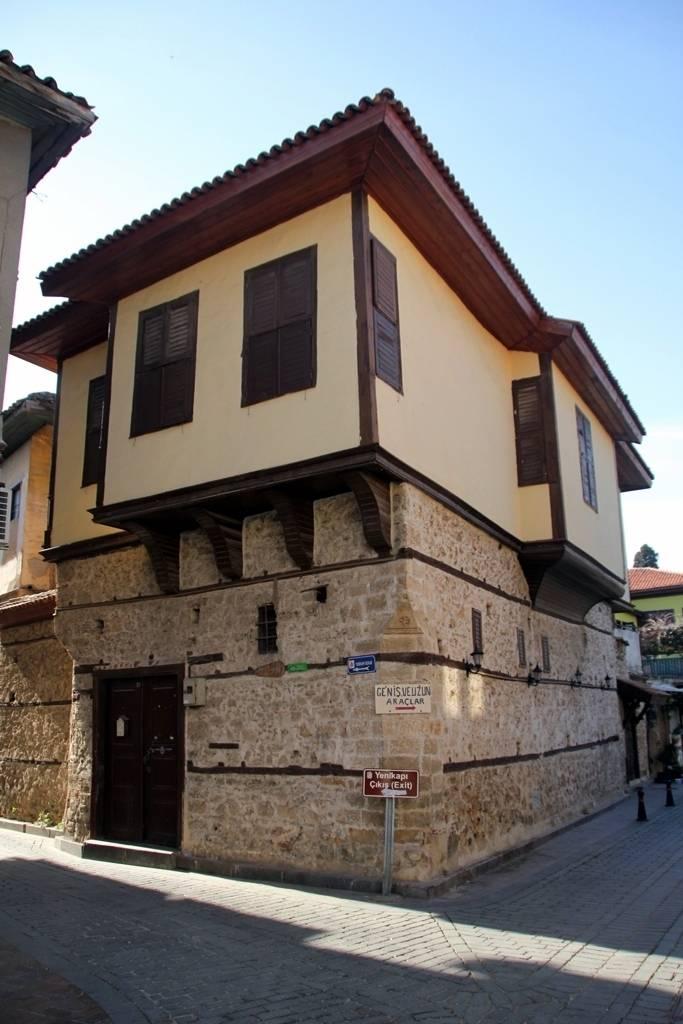 Gizli Kalmış Mimari Hazineler ve Ziyaret Önerileri