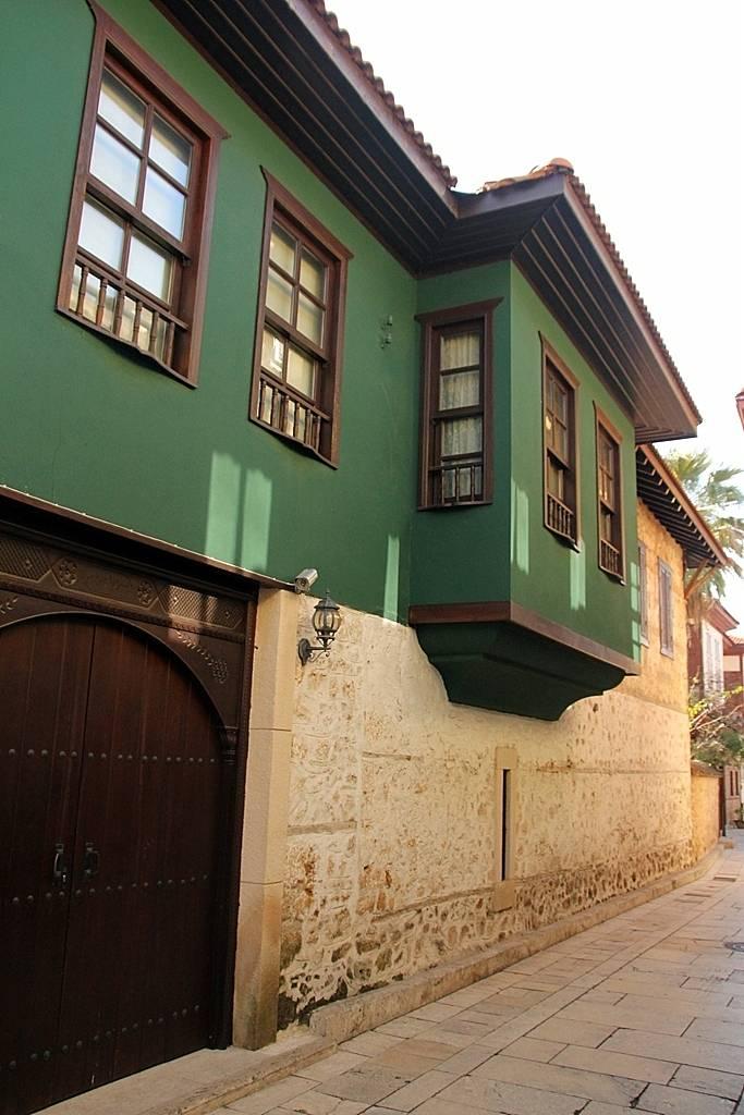 Akdeniz Esintisiyle Tasarlanmış Antalya Evleri
