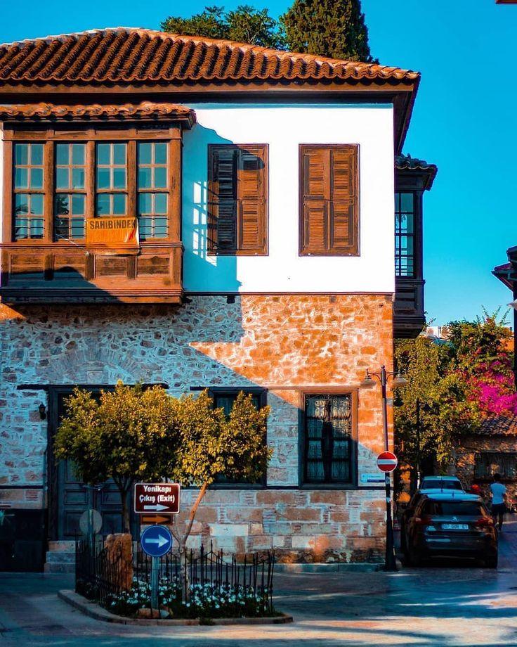 Antalya Mimarisinde Tarihin İzleri ve Modern Dokunuşlar