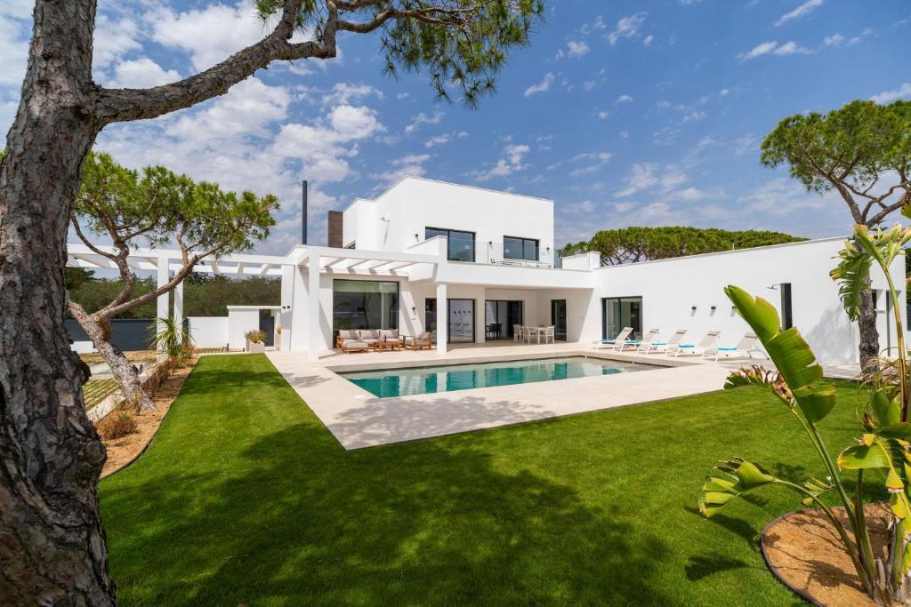 Villa Tasarımında Antalya'nın İklim ve Doğal Güzelliklerini Yansıtmak